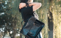 动漫萝莉御姐吸奶mv